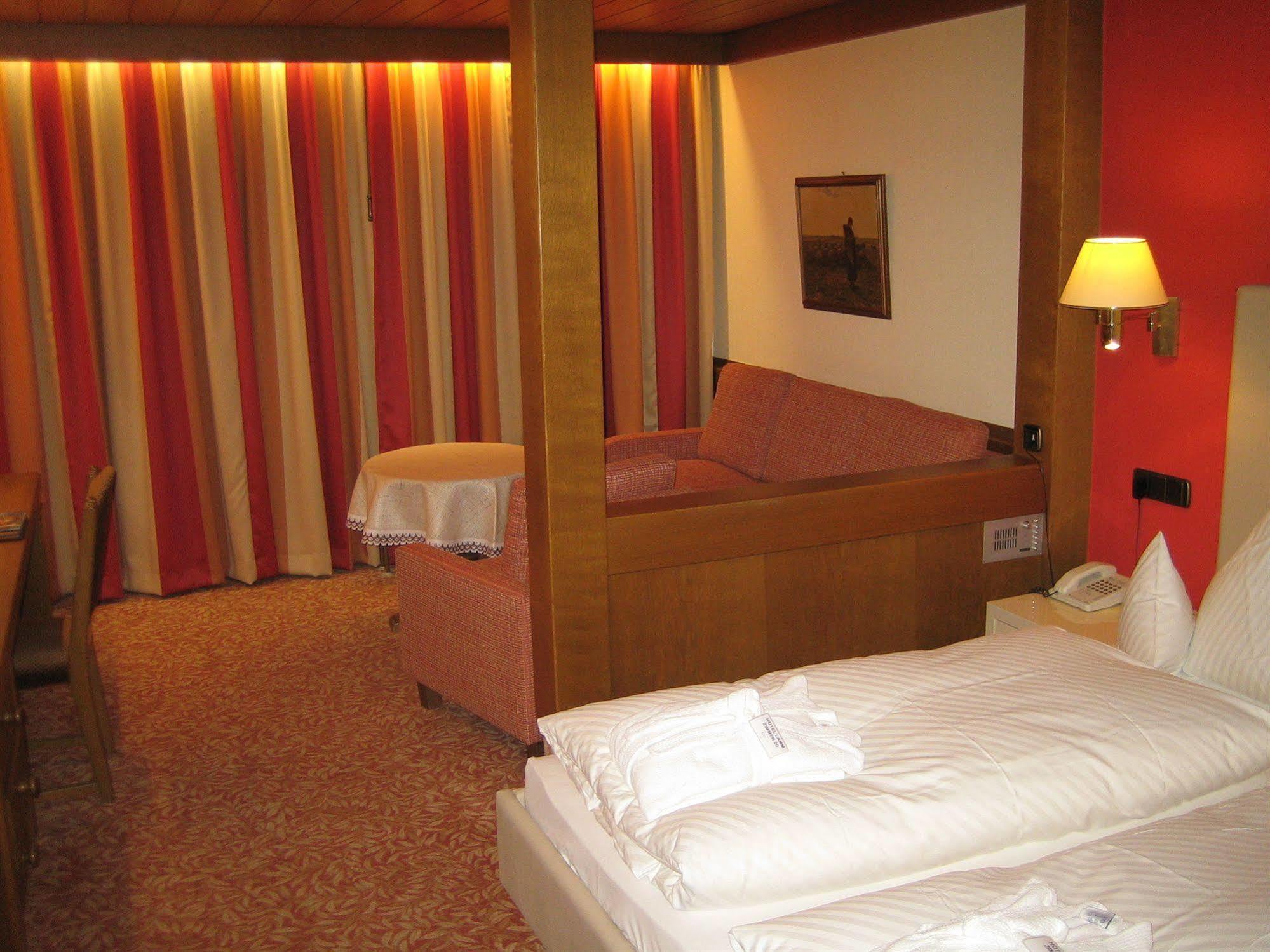 Hotel Lamm Baiersbronn Mitteltal エクステリア 写真