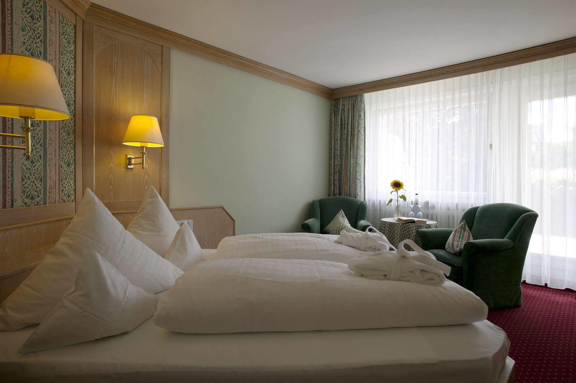 Hotel Lamm Baiersbronn Mitteltal エクステリア 写真